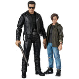 MAFEX T-800(T2 Ver.) & John Connor《26年4月預定》 行版 全數$688 / *免運費   店取pt:10 / 25年7月7日