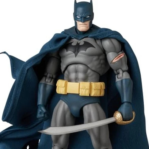 MAFEX BATMAN DAMAGE Ver.(BATMAN: HUSH Ver.)《26年9月預定》 日版 全數$628 / *免運費   店取pt:10 / 25年12月15日
