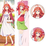 映画 五等分の花嫁 描き下ろし抱き枕カバー+缶バッジセット 五月(攬枕套連襟章)※不連枕芯《22年11月預定》 4570077745341