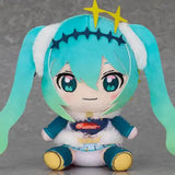 初音ミク GTプロジェクト 15周年記念 てのりぬいぐるみ 2018 Ver.(毛公仔)※不設寄送《25年7月預定》 4580590195950