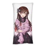 彼女、お借りします 描き下ろしロングクッションカバー 水原千鶴/ゴシック風デート服(枕頭套)※不連枕芯 ※不設寄送《24年9月預定》 4582651502424