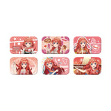 スクエア缶バッジ 五等分の花嫁∽ 06 五月Ver.(公式イラスト)(襟章)(全套6個入)※不設寄送《25年5月預定》 4582793568104